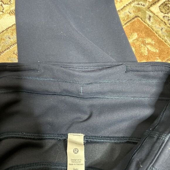 Lululemon Cropped Leggings Invigorate Navy Color Hip Pockets Size 4 - Picture 6 of 7